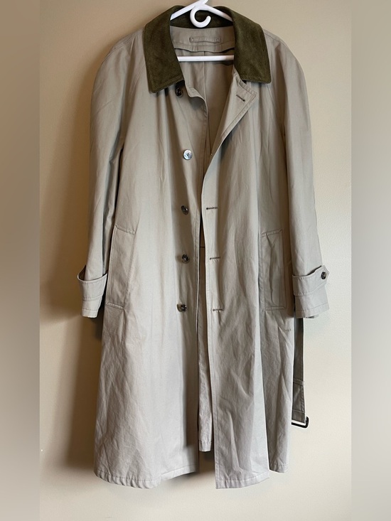 Vintage Jackets & Blazers - Classic Beige Trench Coat with Contrast Collar